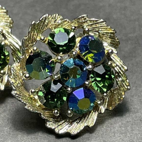 Lisner Vintage Signed Blue Aurora Borealis Rhinestone Silver Screw Earrings - Picture 3 of 8